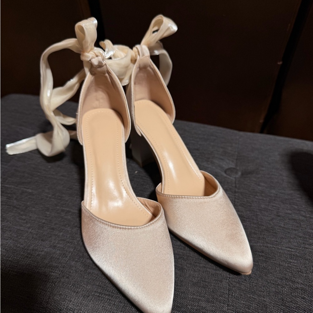 Wedding shoes Satin Ankle-Tie Pointed Toe Block Heel Pumps - Cream - Picture 10 of 11